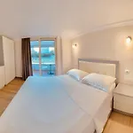 Flors Lägenhet Durrës