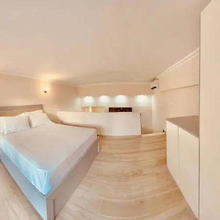 Flors Apartment Durres