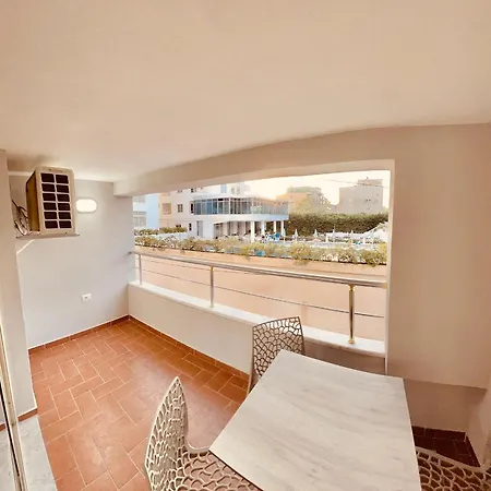 Flors Apartment Durres