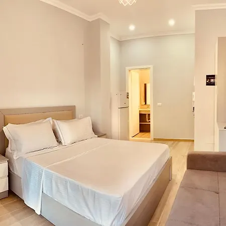 Flors Apartment Durres