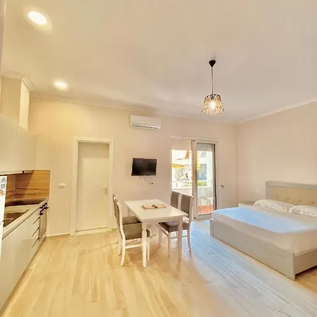Flors Apartment *