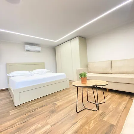 Flors Apartment *
