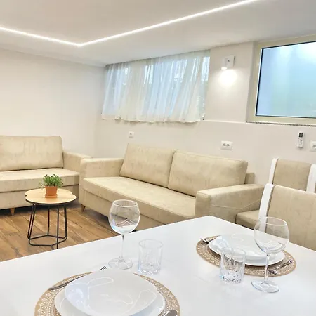 Flors Apartment