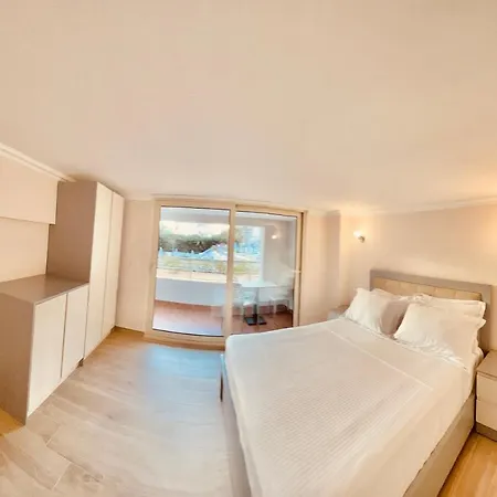 Apartment Flors Durrës