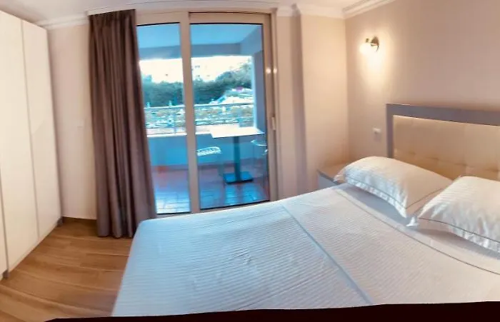 Flors Apartment Durrës