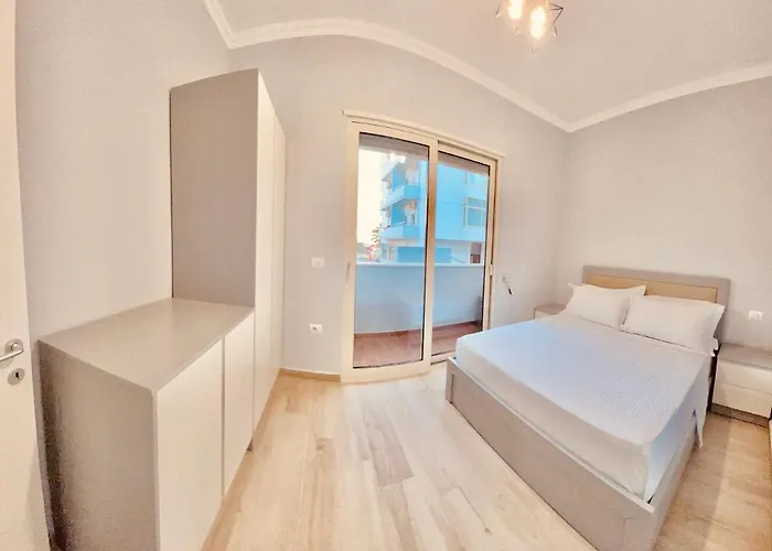 Flors Apartment Durres
